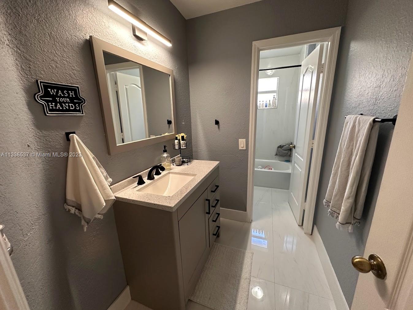 CHRISTINA AT THE HAMMOCKS - Residential