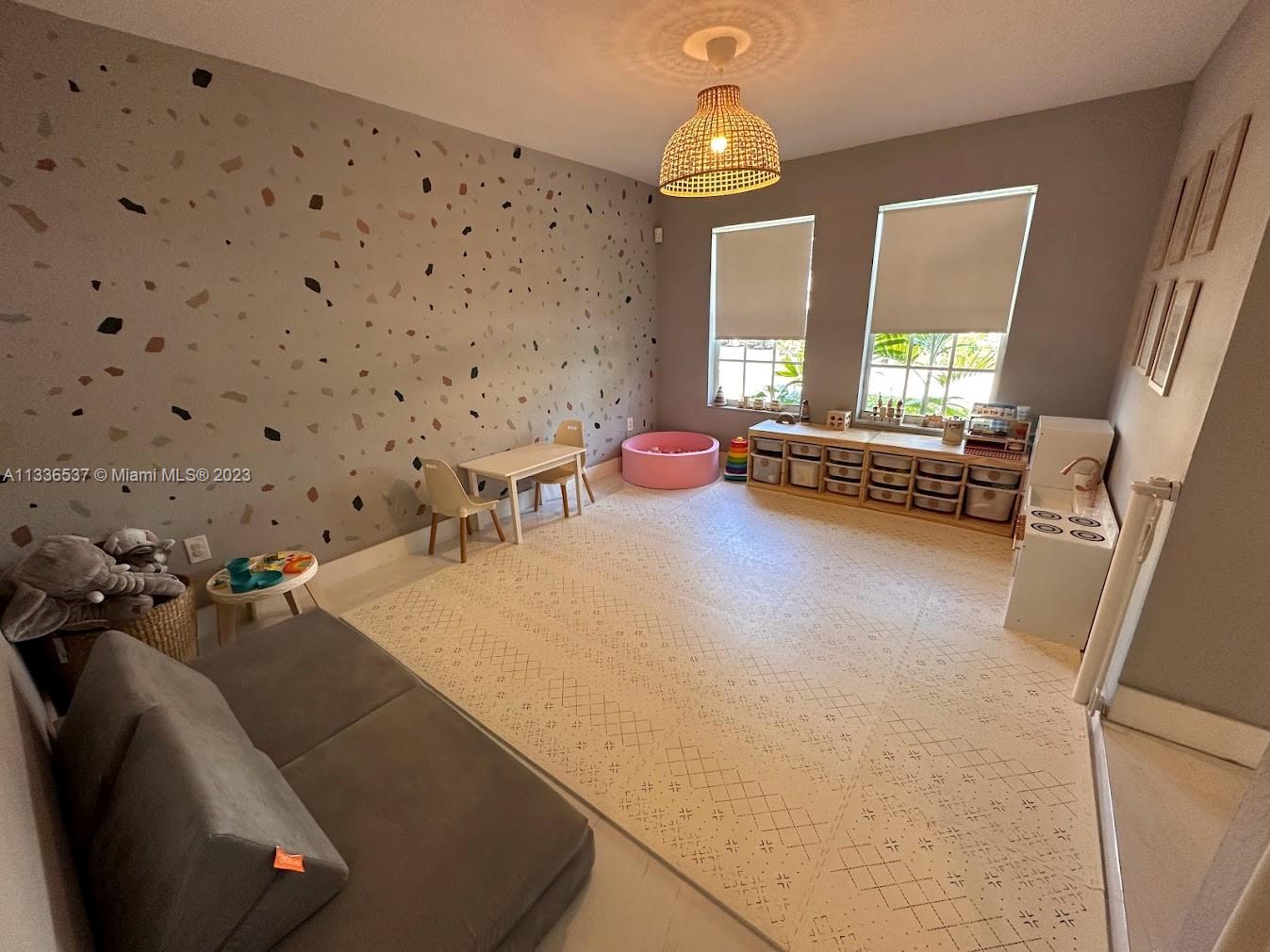 CHRISTINA AT THE HAMMOCKS - Residential