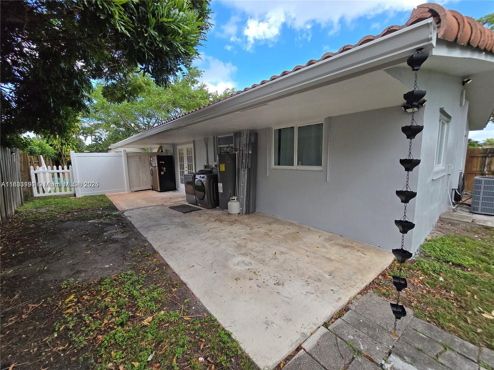 2001 NW 35th St A