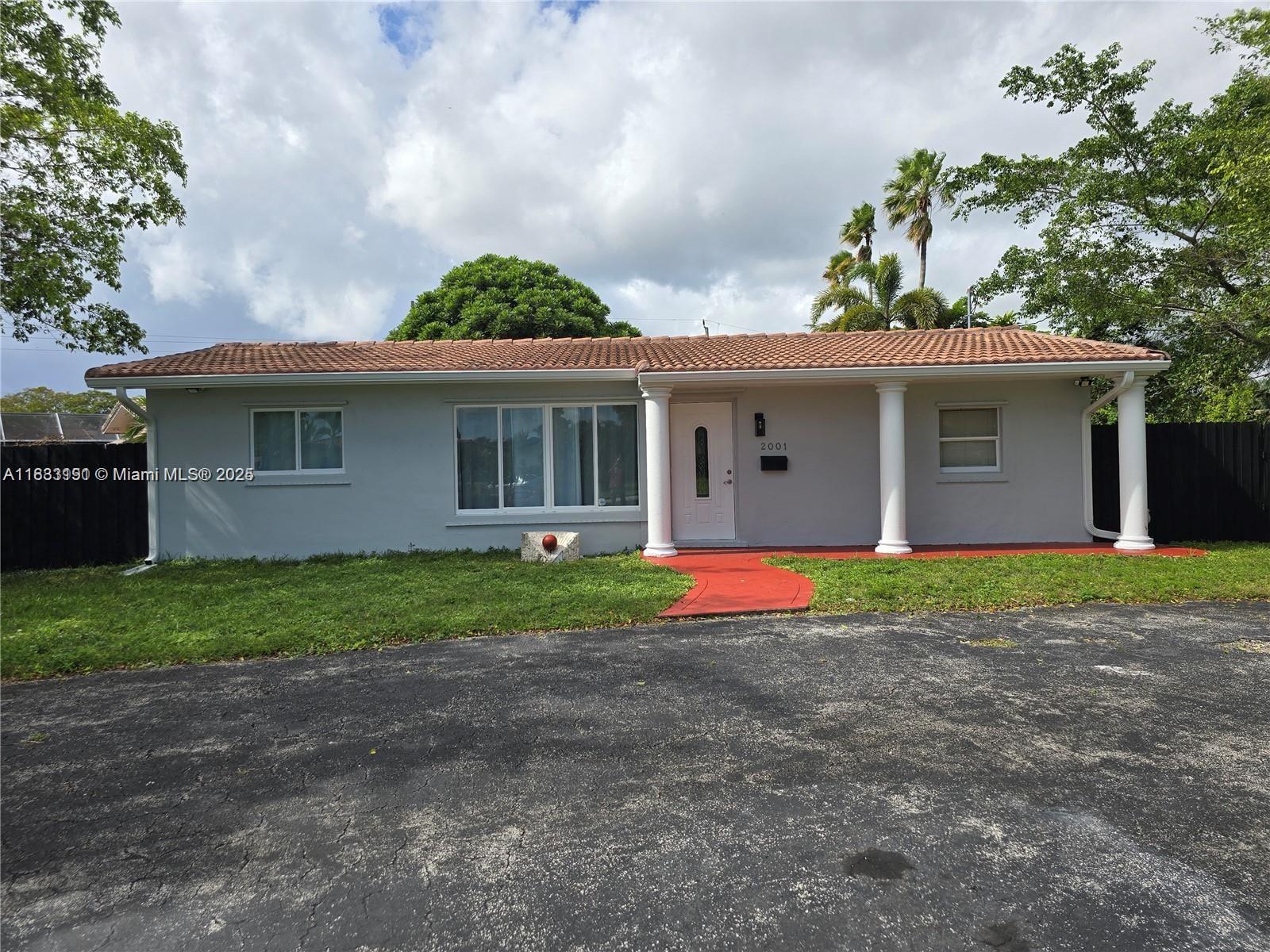 **** Available August 1st 2025****
Beautiful remodeled 2-bed 1-bath home is desirable neighborhood. The home has brand new appliances and air conditioner, the bathroom has been remodeled, a new water heater, and it is freshly painted inside and exterior with ample parking. This property is located near major highways, rent includes high-speed internet and landscaping. Please send offers won't last.