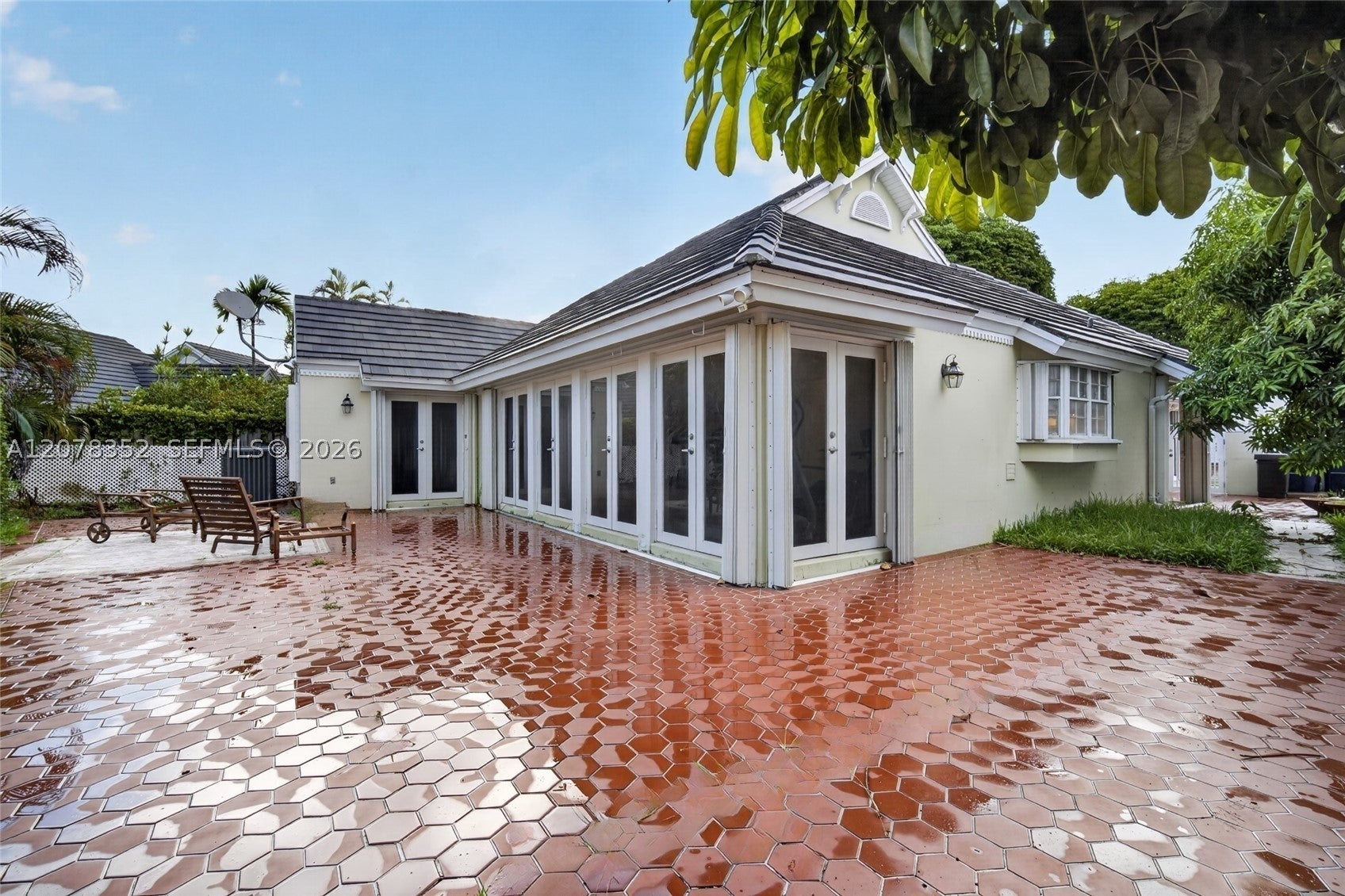 9943 NW 47th Ter