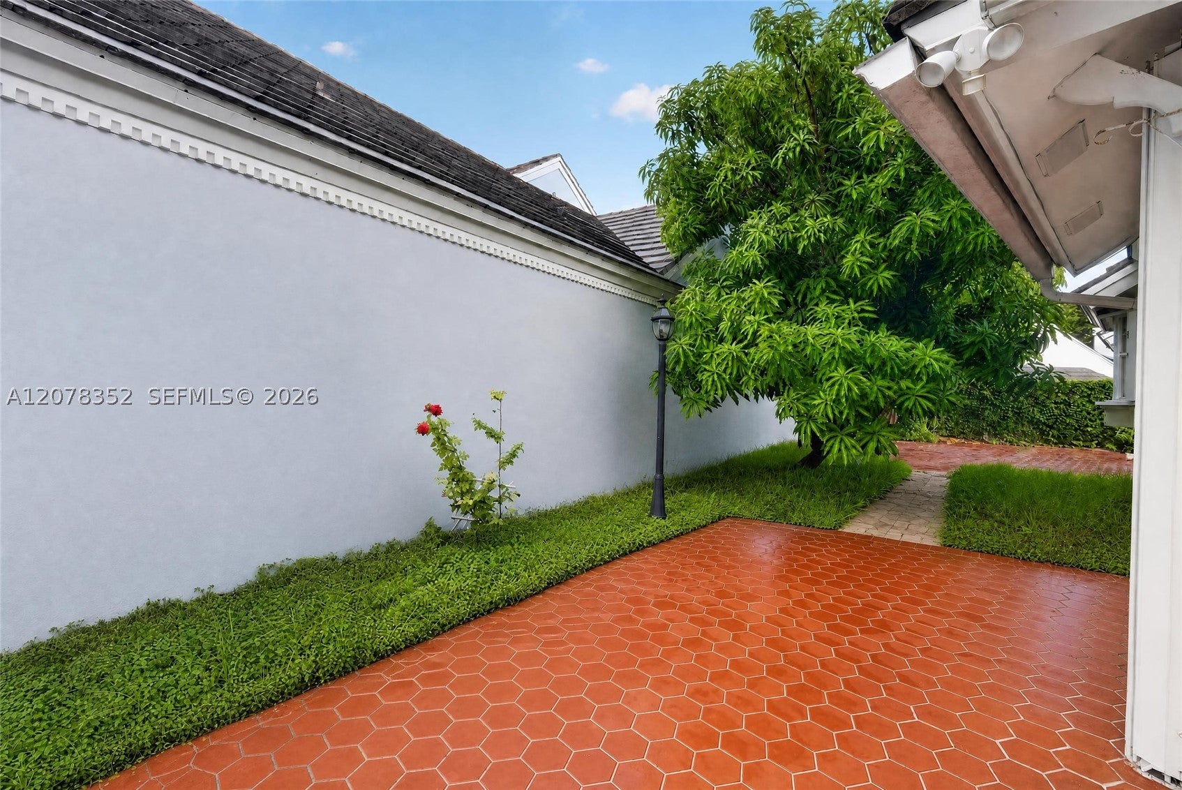 9943 NW 47th Ter