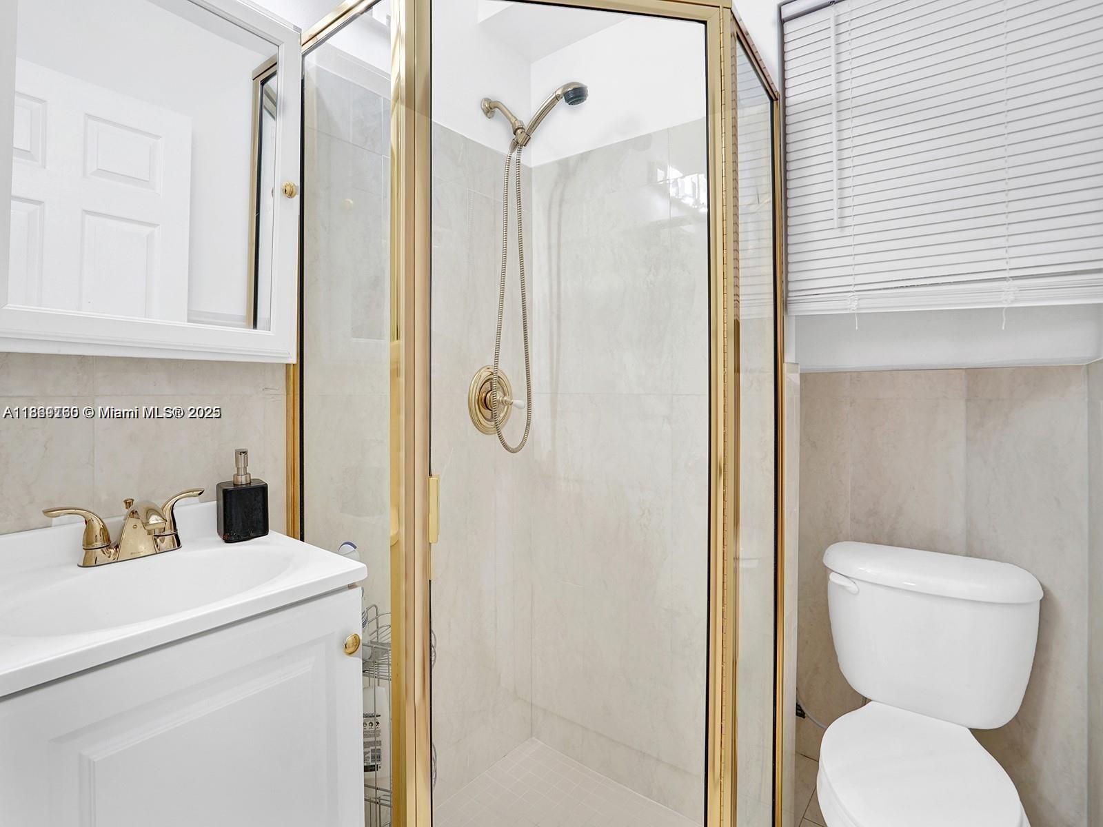 THE RESERVE AT DORAL - Residential Lease