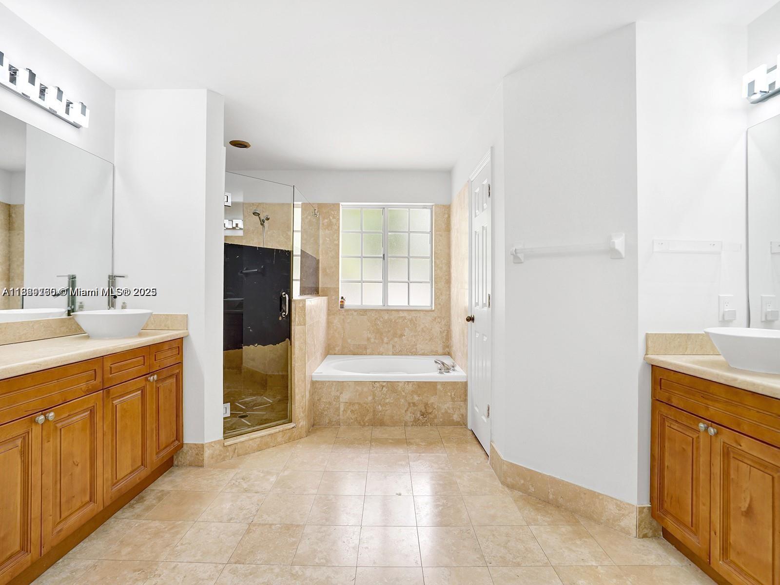 THE RESERVE AT DORAL - Residential Lease