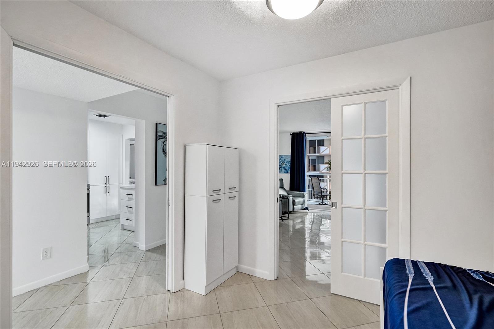 PLAZA TOWERS SOUTH CONDO - Residential