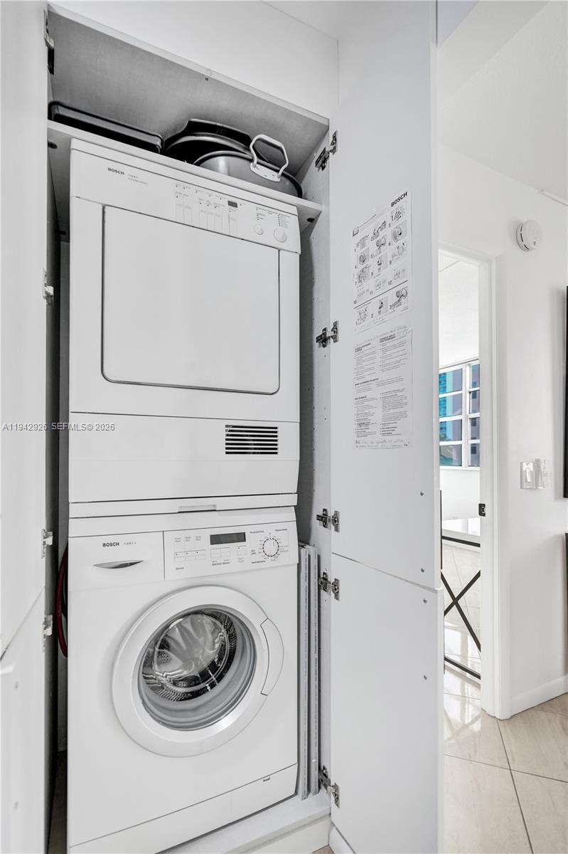 PLAZA TOWERS SOUTH CONDO - Residential