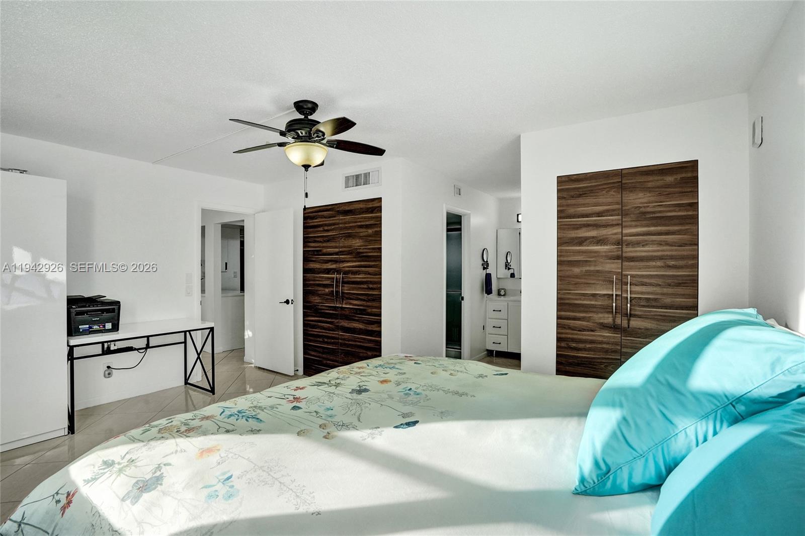 PLAZA TOWERS SOUTH CONDO - Residential