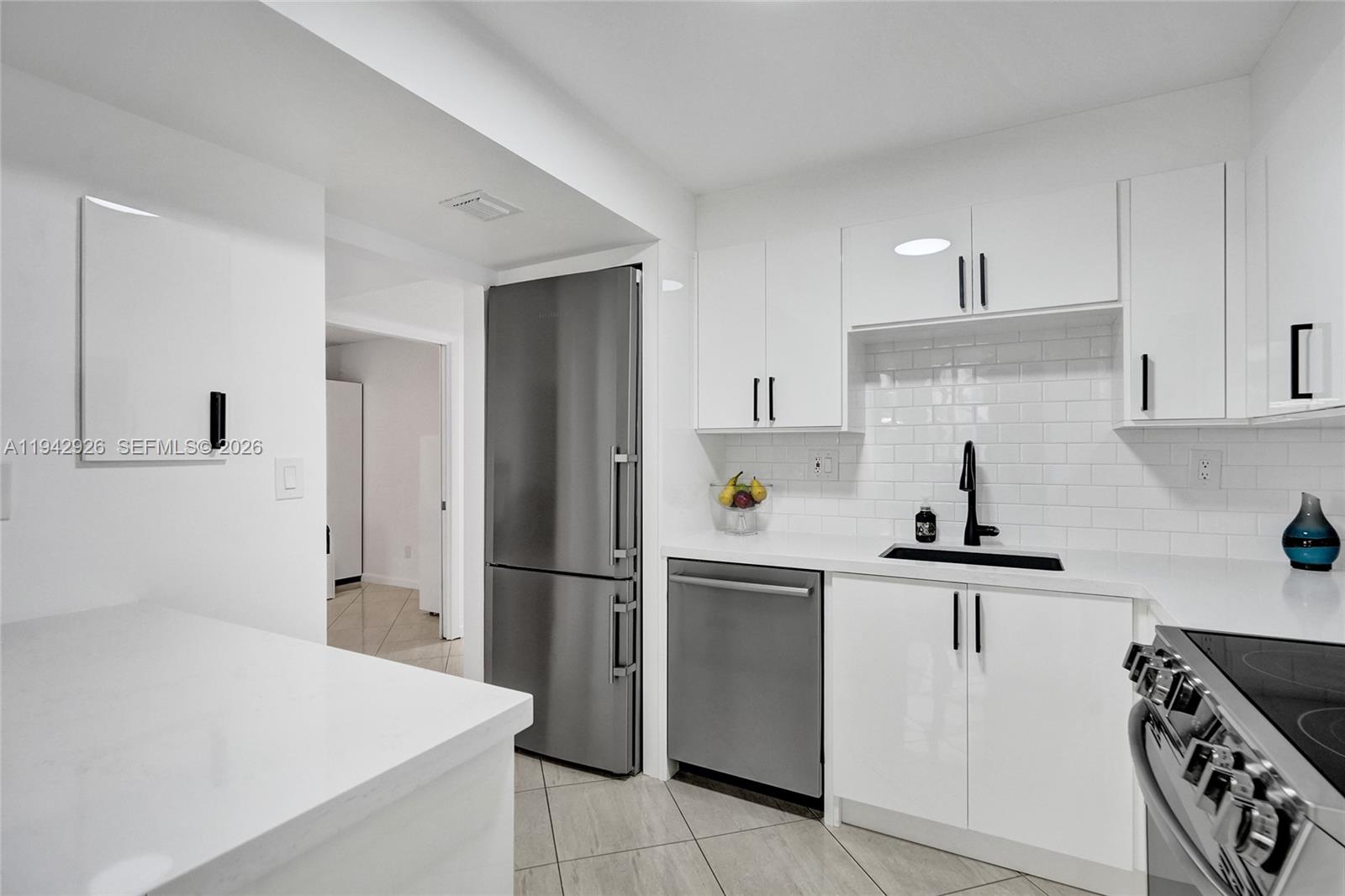 PLAZA TOWERS SOUTH CONDO - Residential