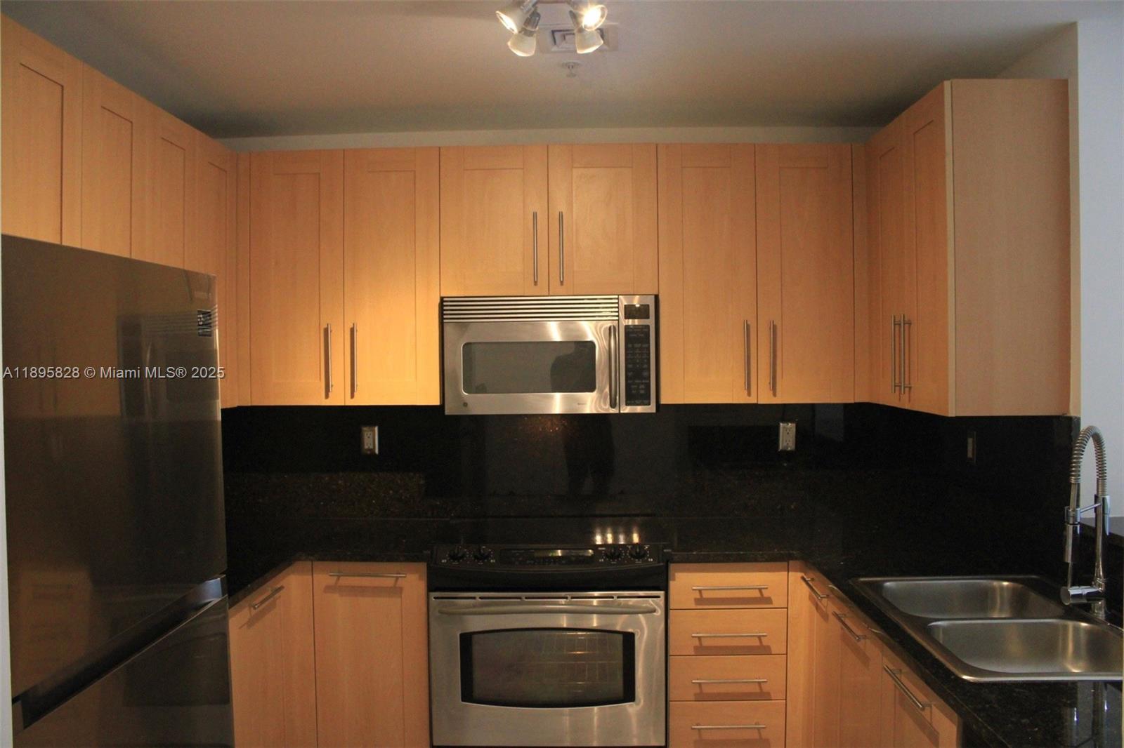 NURIVER LANDING CONDO - Residential Lease
