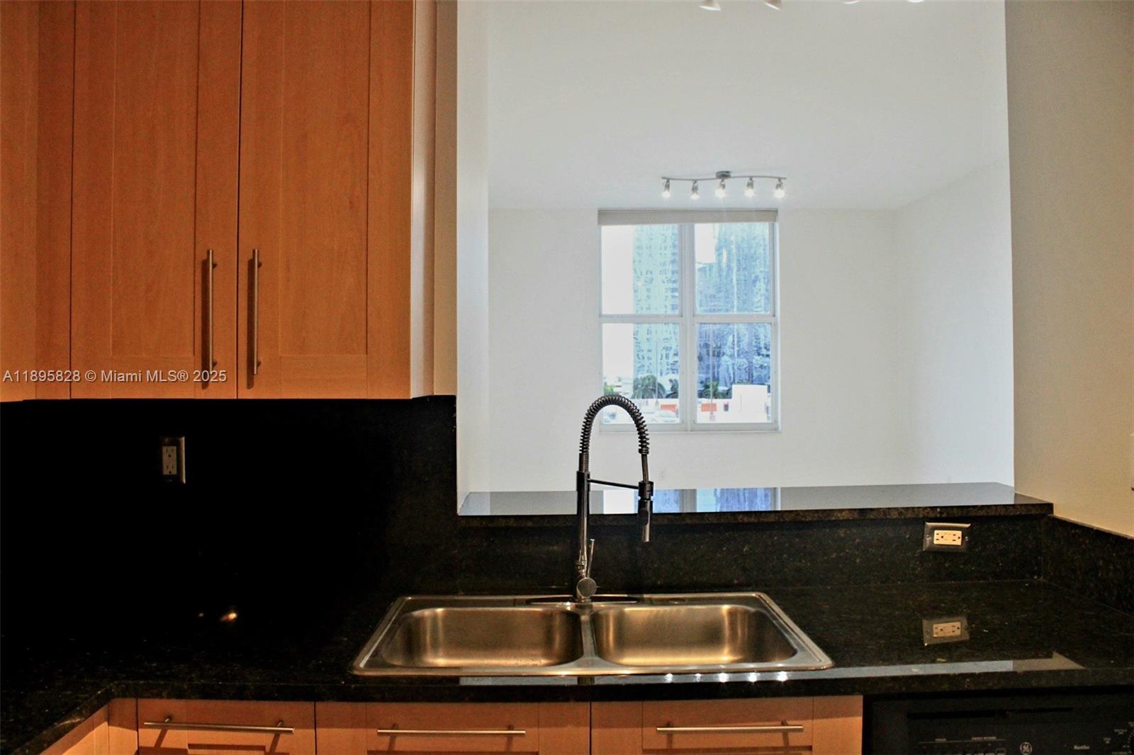 NURIVER LANDING CONDO - Residential Lease