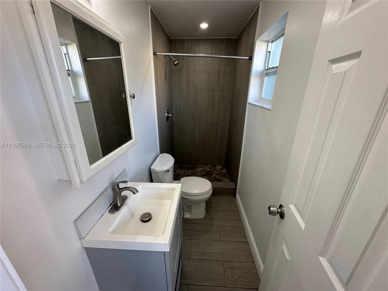 LAWN ACRES - Residential Lease