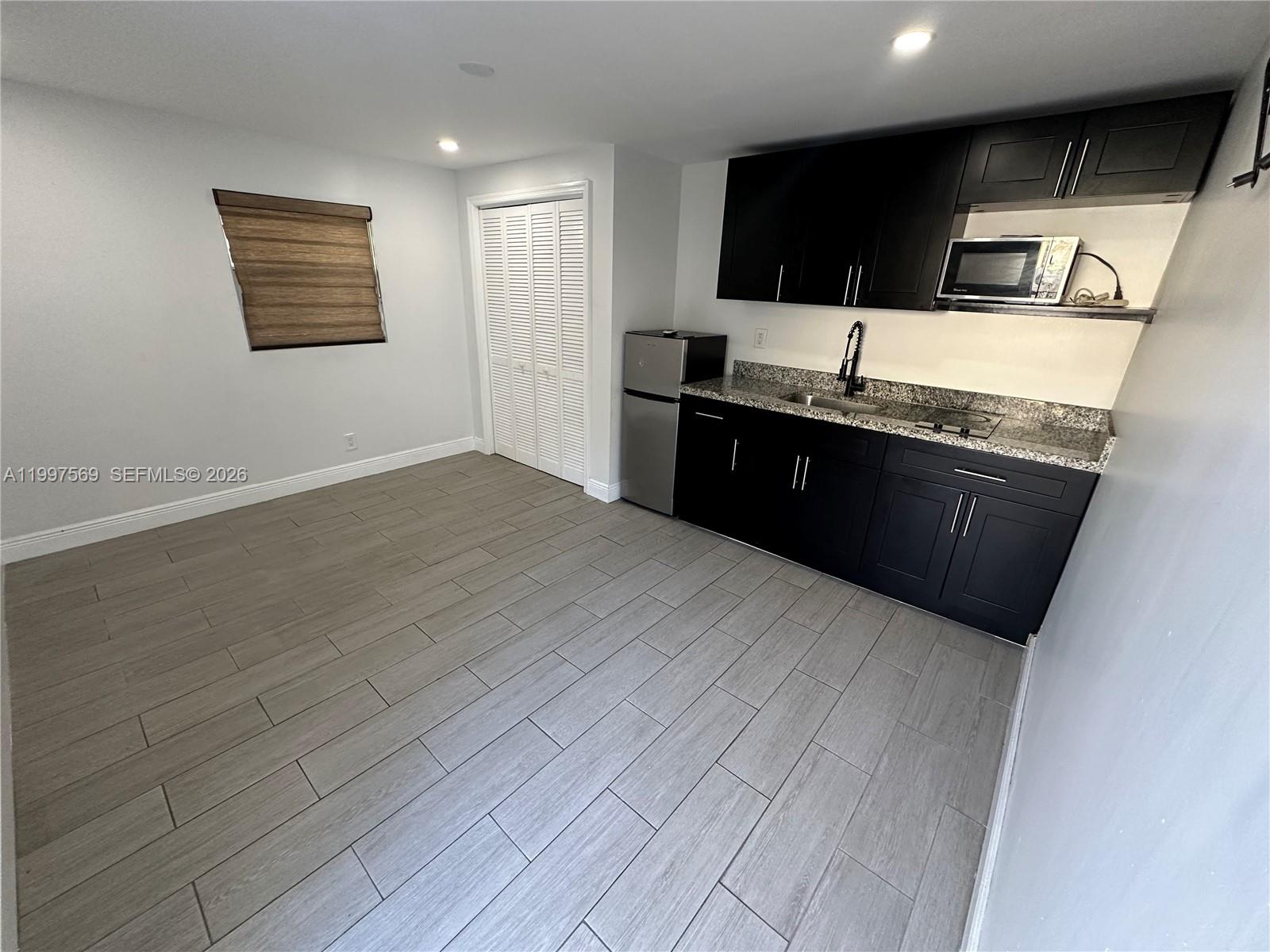 LAWN ACRES - Residential Lease