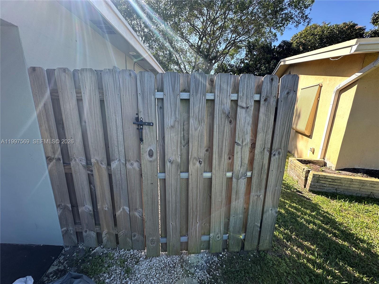 LAWN ACRES - Residential Lease