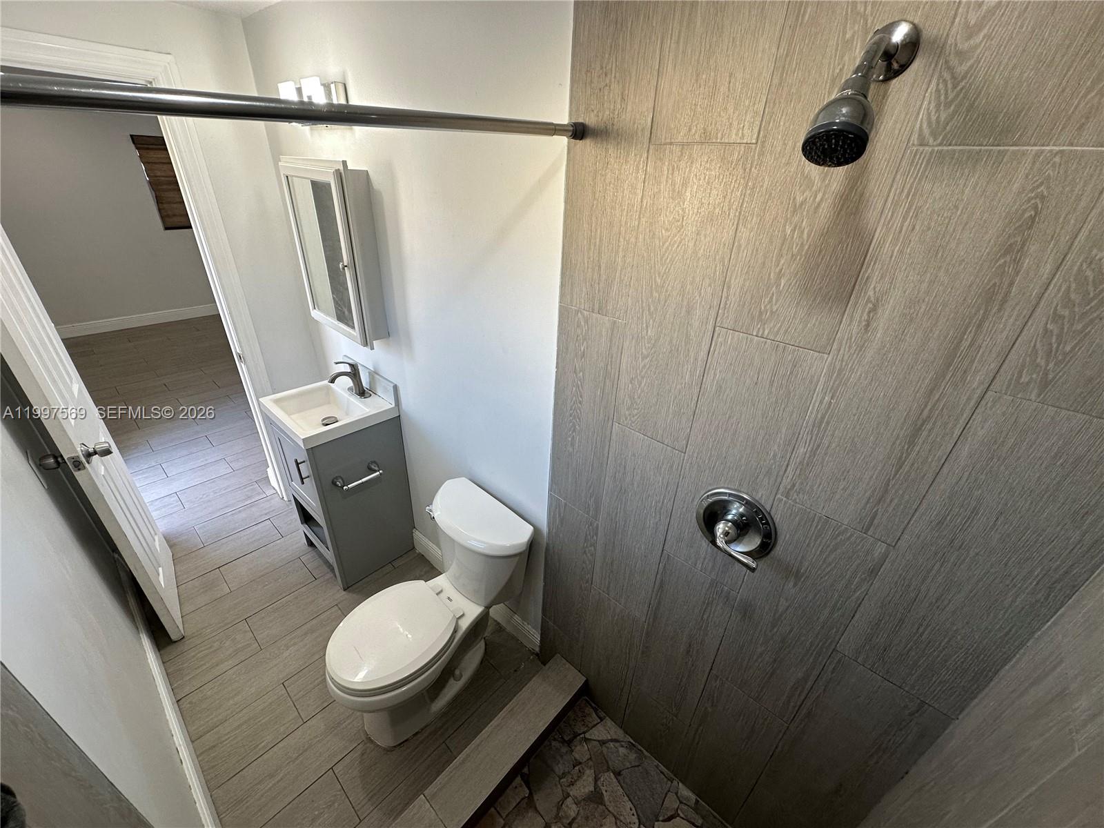 LAWN ACRES - Residential Lease