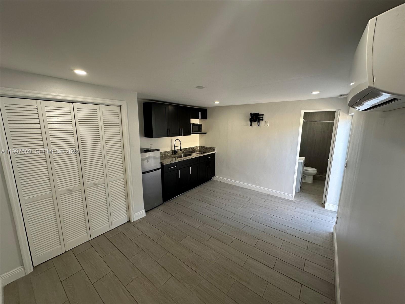 LAWN ACRES - Residential Lease