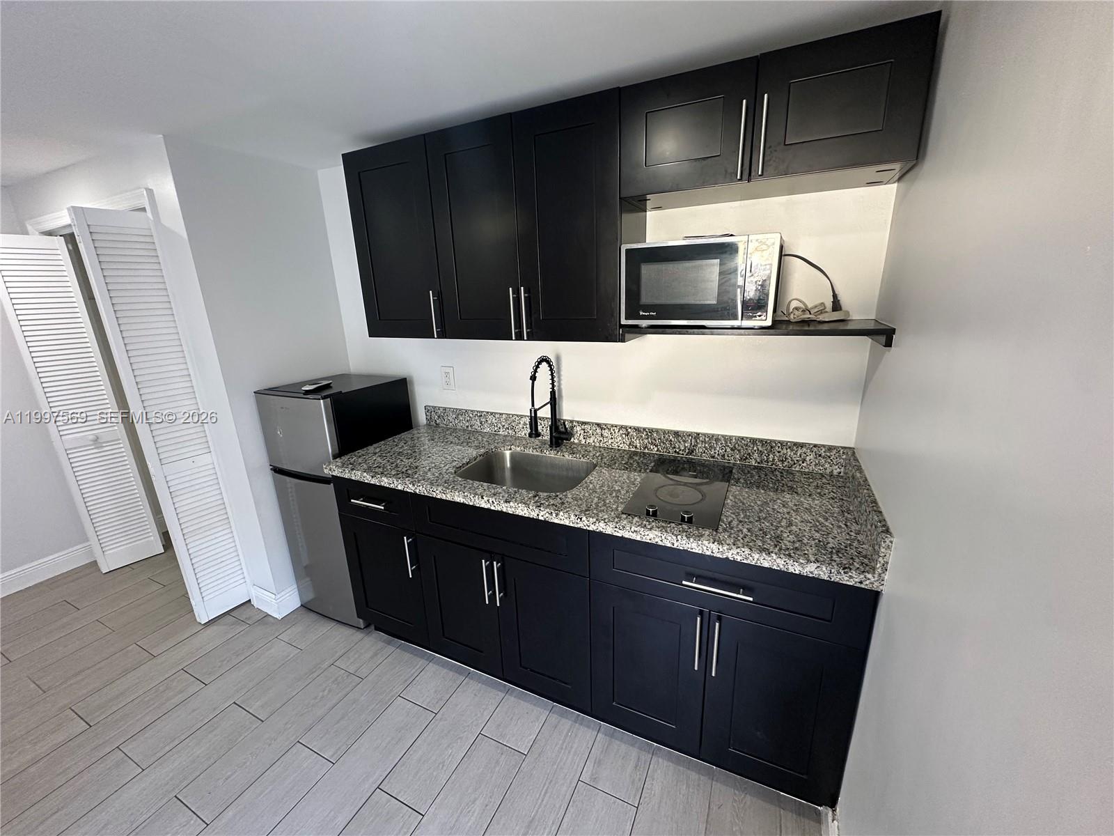 LAWN ACRES - Residential Lease