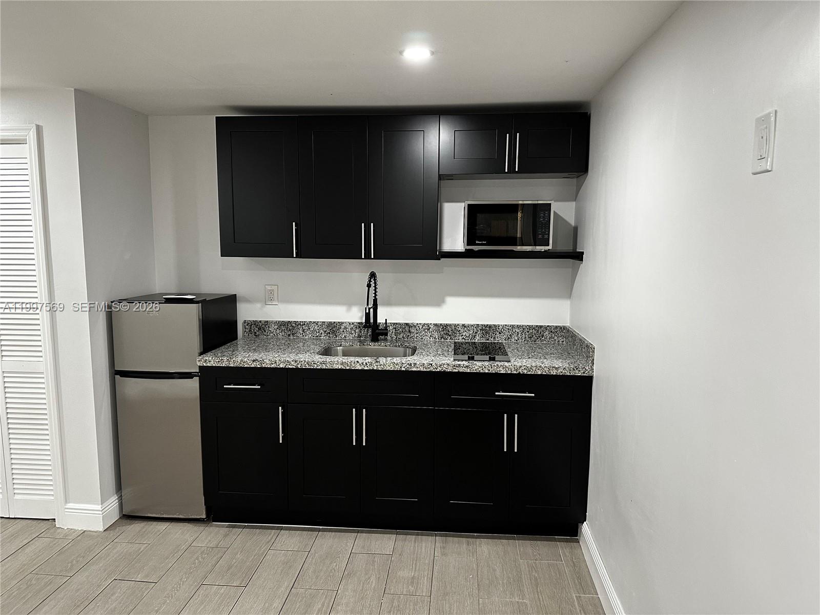 LAWN ACRES - Residential Lease