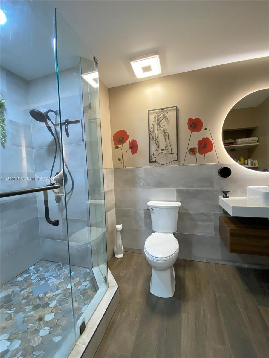 LANDINGS ON CYPRESS GREEN - Residential