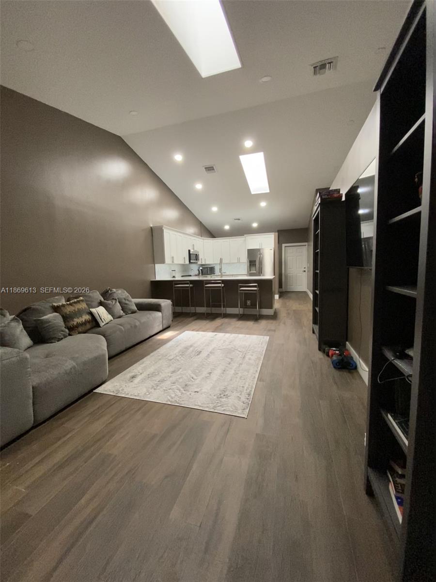 LANDINGS ON CYPRESS GREEN - Residential