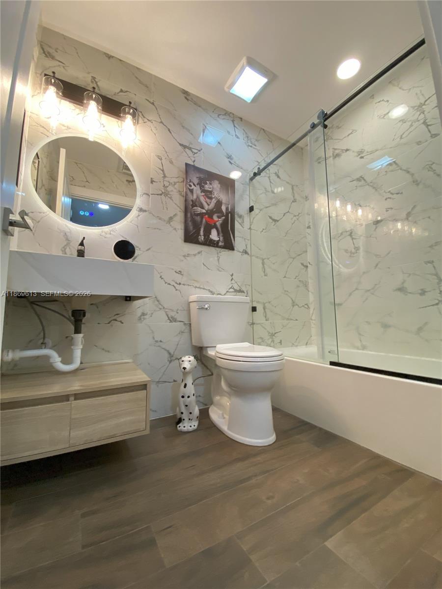 LANDINGS ON CYPRESS GREEN - Residential