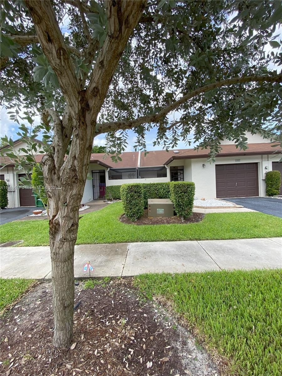6081 NW 90th Ave