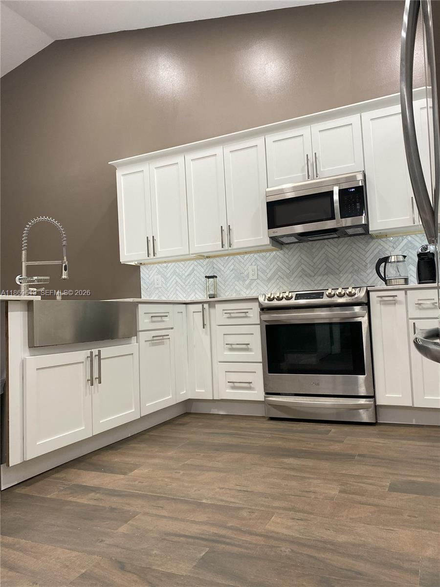 LANDINGS ON CYPRESS GREEN - Residential