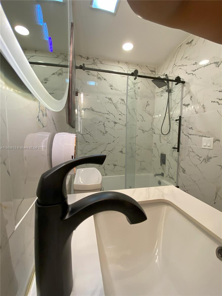 LANDINGS ON CYPRESS GREEN - Residential