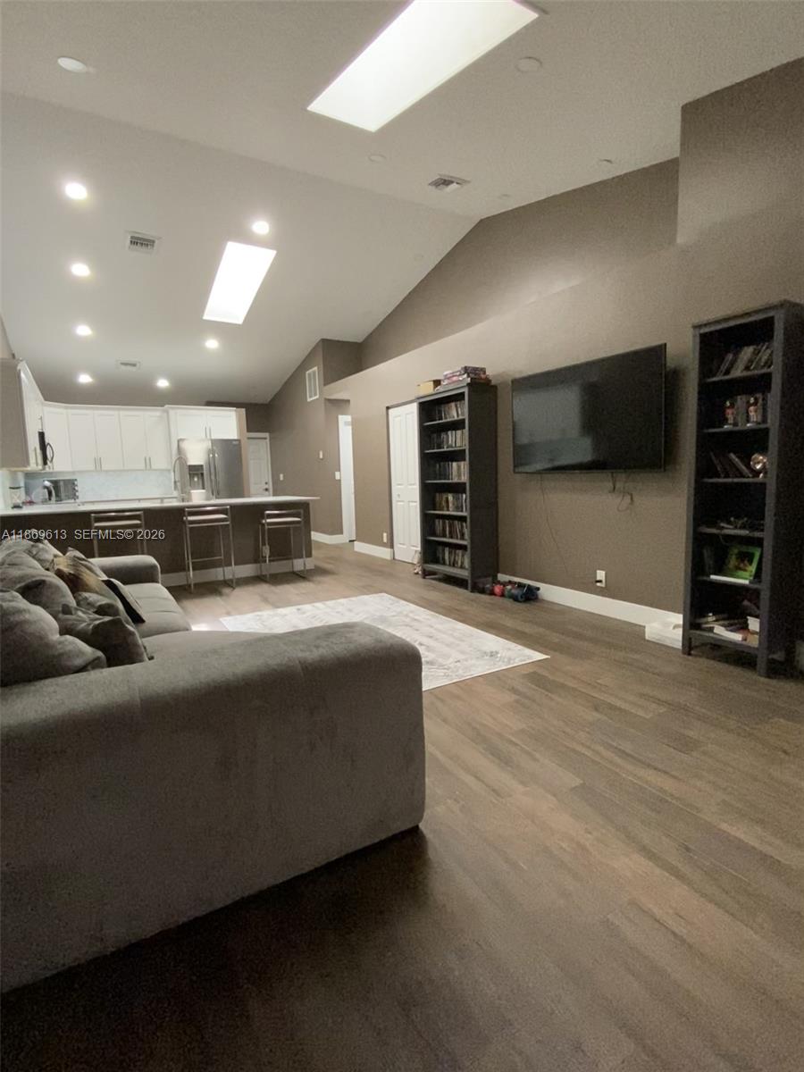 LANDINGS ON CYPRESS GREEN - Residential