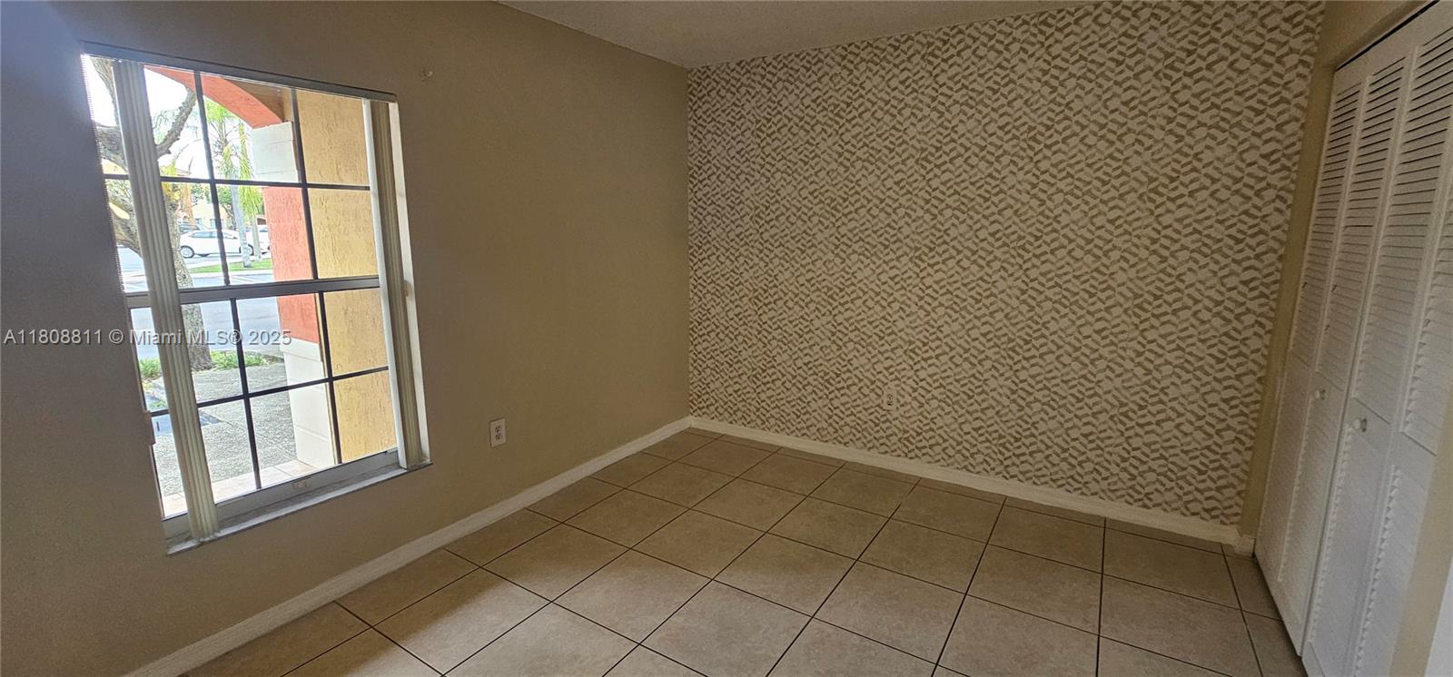 VISTA ALEGRE TOWNHOMES VI - Residential Lease