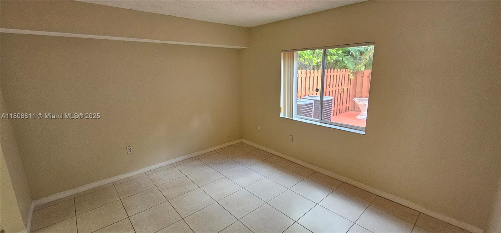 VISTA ALEGRE TOWNHOMES VI - Residential Lease
