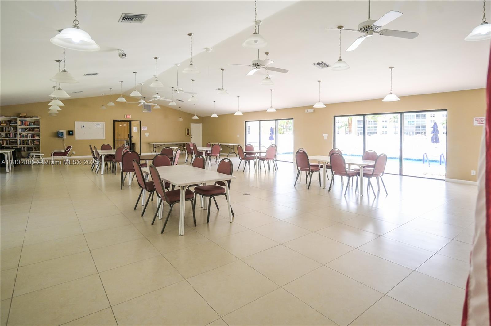 MEADOWBROOK LAKES VIEW CO - Residential