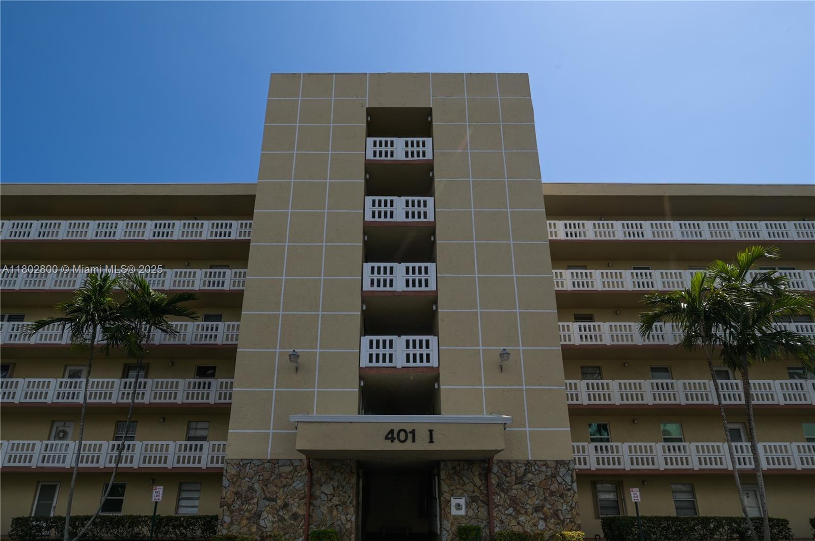 MEADOWBROOK LAKES VIEW CO - Residential