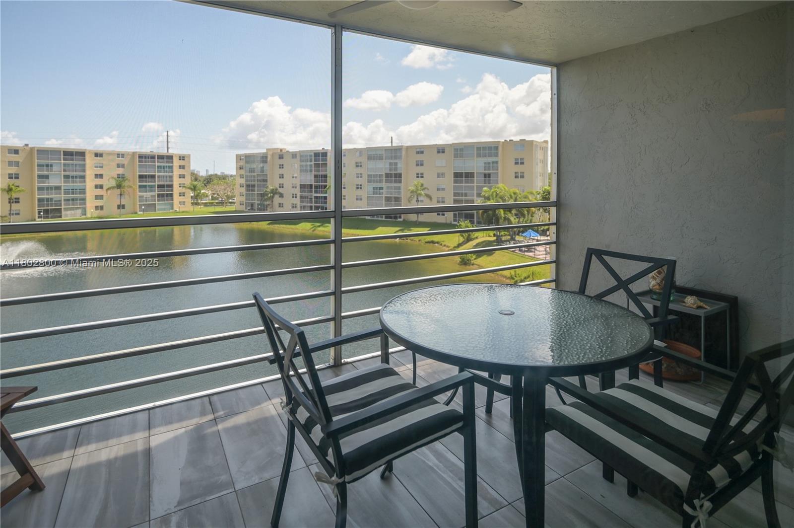 MEADOWBROOK LAKES VIEW CO - Residential