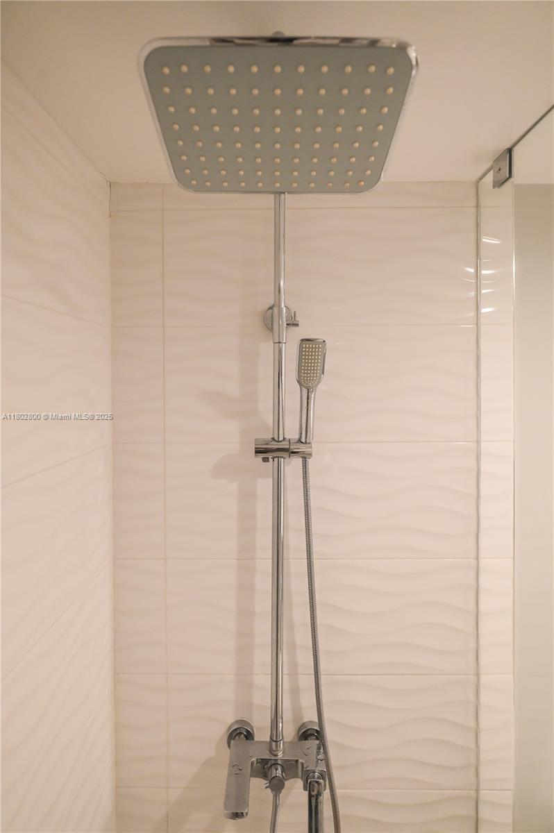 MEADOWBROOK LAKES VIEW CO - Residential