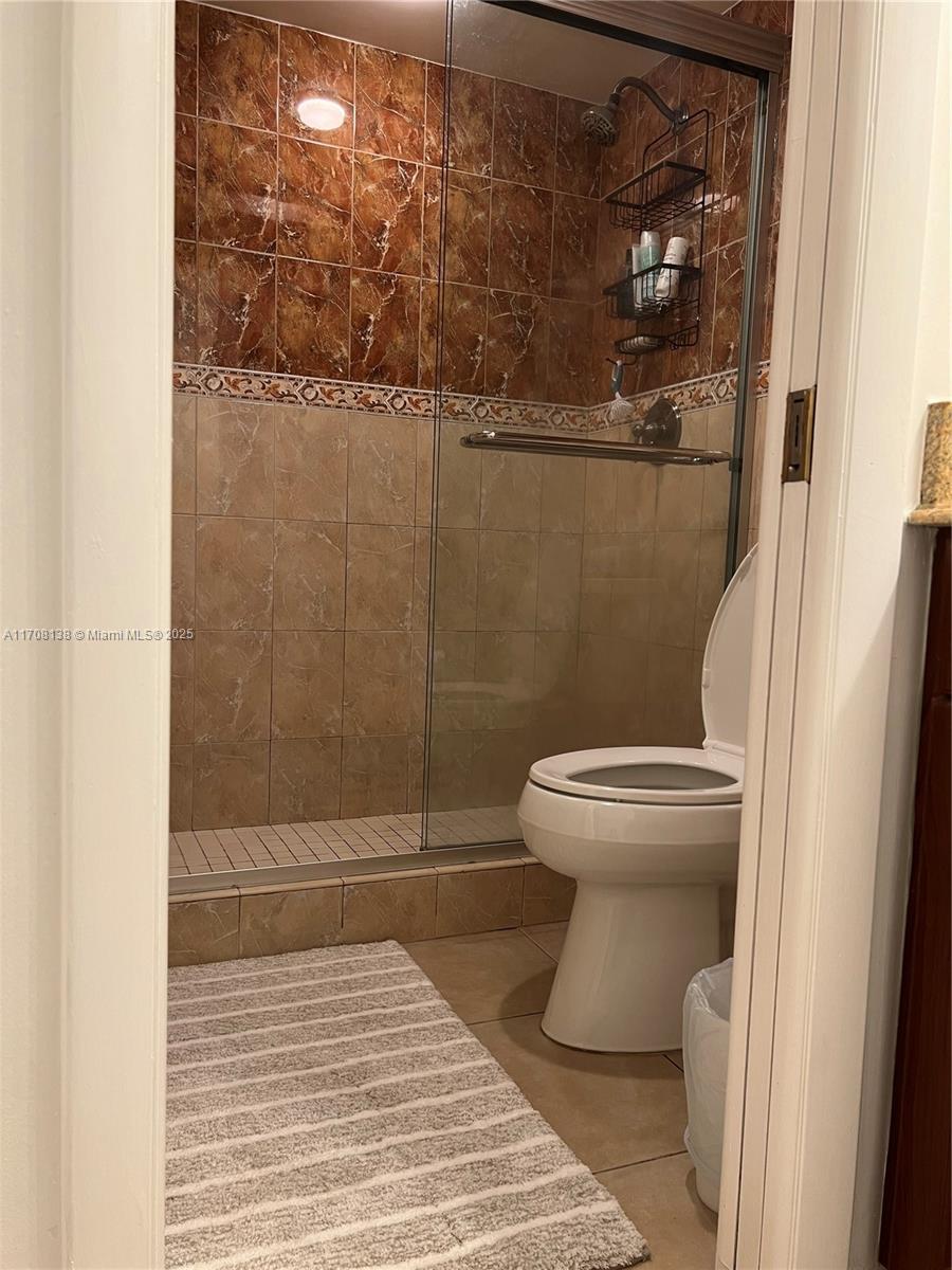 GREYNOLDS PARK CLUB CONDO - Residential