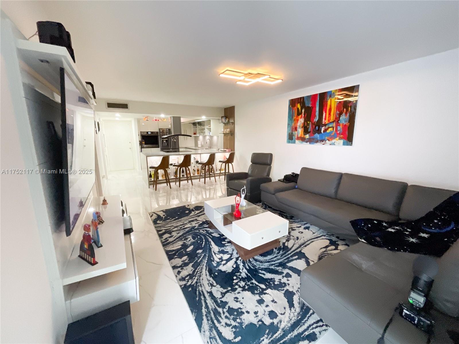 BUCKLEY TOWERS CONDO - EA - Residential