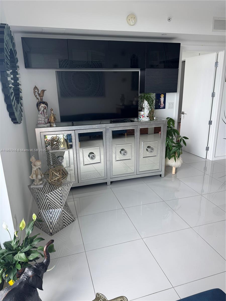 5252 PASEO CONDO - Residential