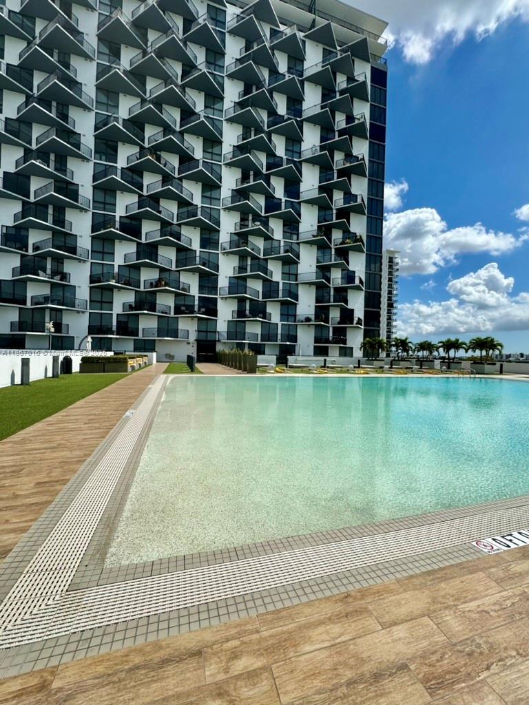 5252 PASEO CONDO - Residential