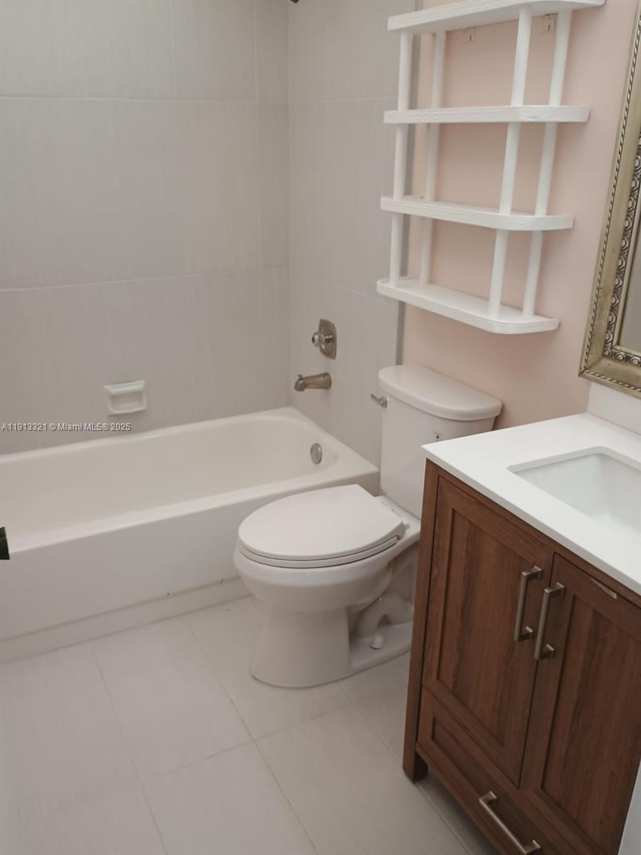 KINGS POINT BURGUNDY COND - Residential