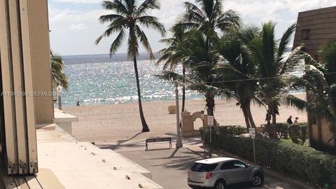 Photo of 320 S Surf Rd #305, Hollywood, FL 33019 (MLS # A11945896)