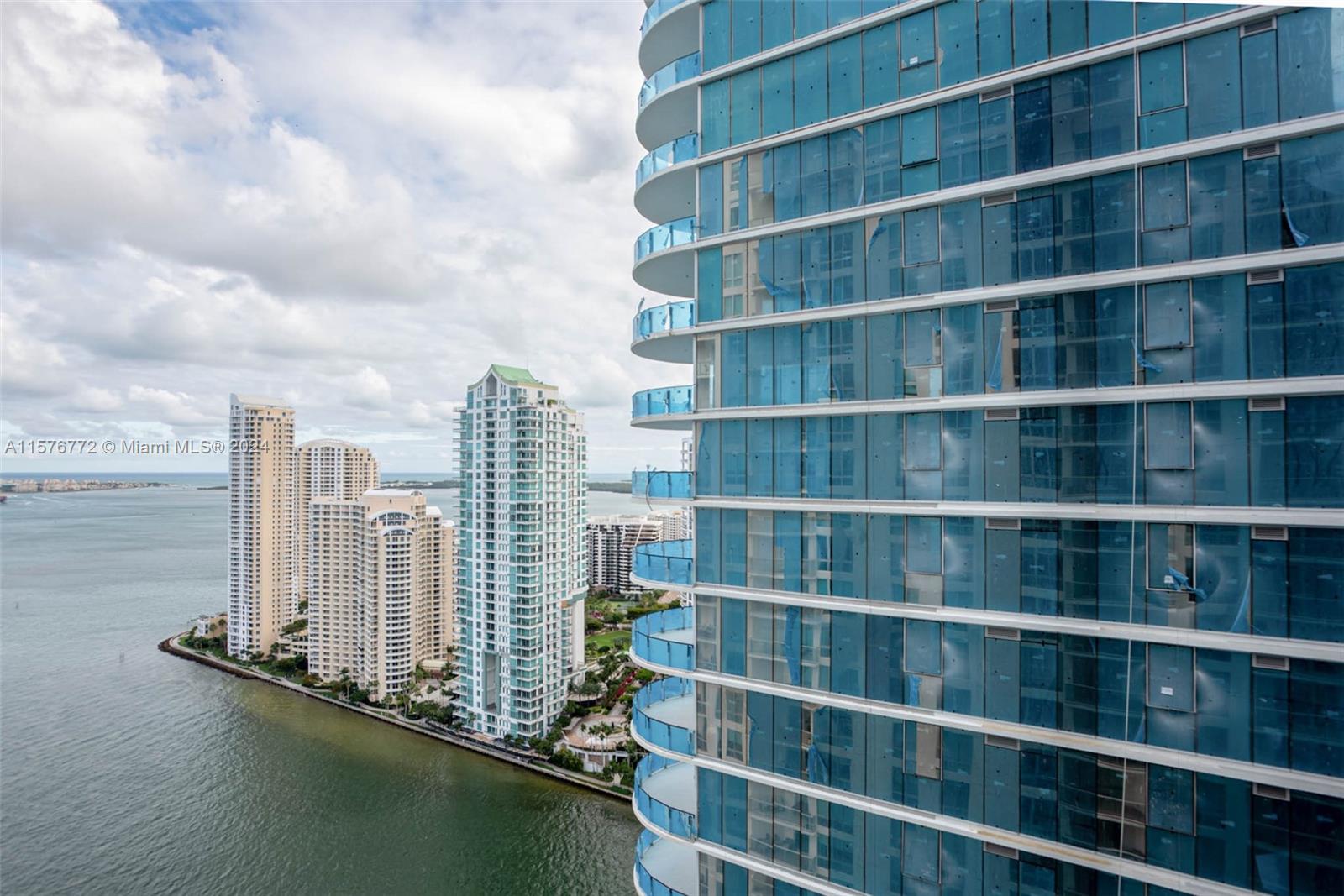 Property for Sale at 300 S Biscayne Blvd 3404, Miami, Broward County, Florida - Bedrooms: 2 
Bathrooms: 2  - $675,000