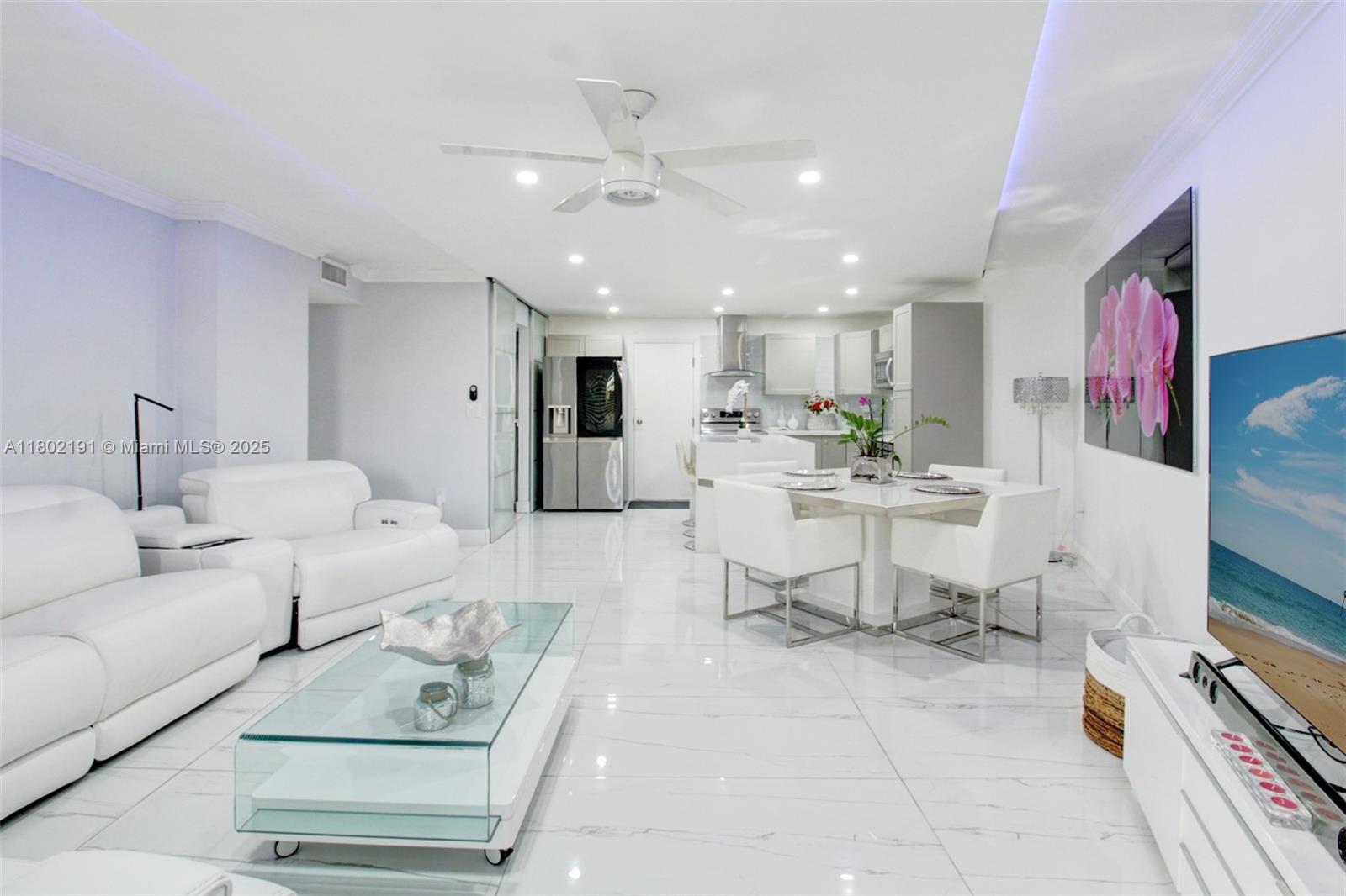 Rental Property at 13951 Kendale Lakes Cir 103A, Miami, Broward County, Florida - Bedrooms: 2 
Bathrooms: 2  - $2,800 MO.