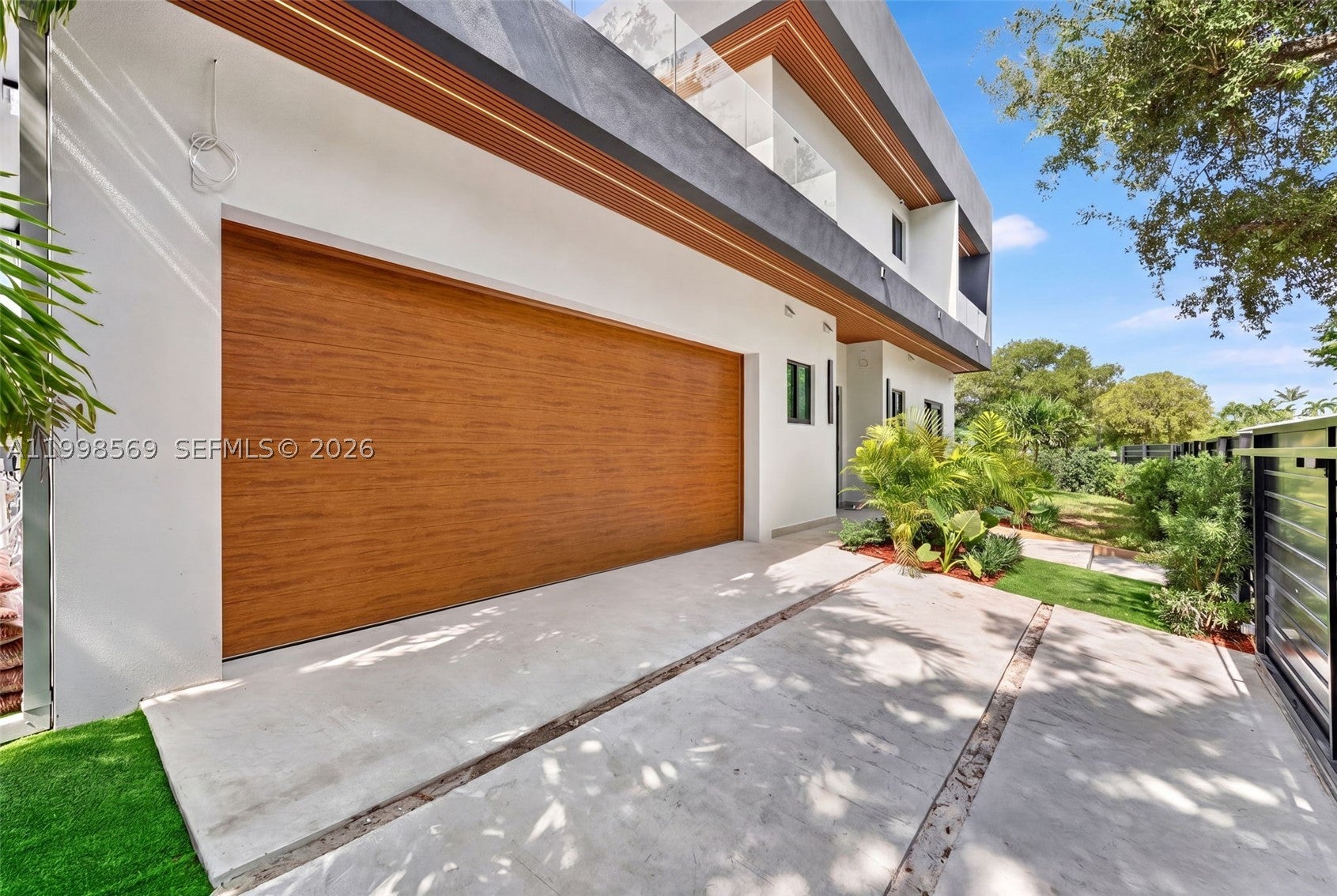 9833 N Miami Ave - Image 1