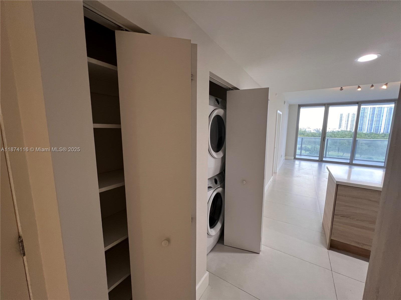 THE HARBOUR NORTH CONDO - Residential Lease