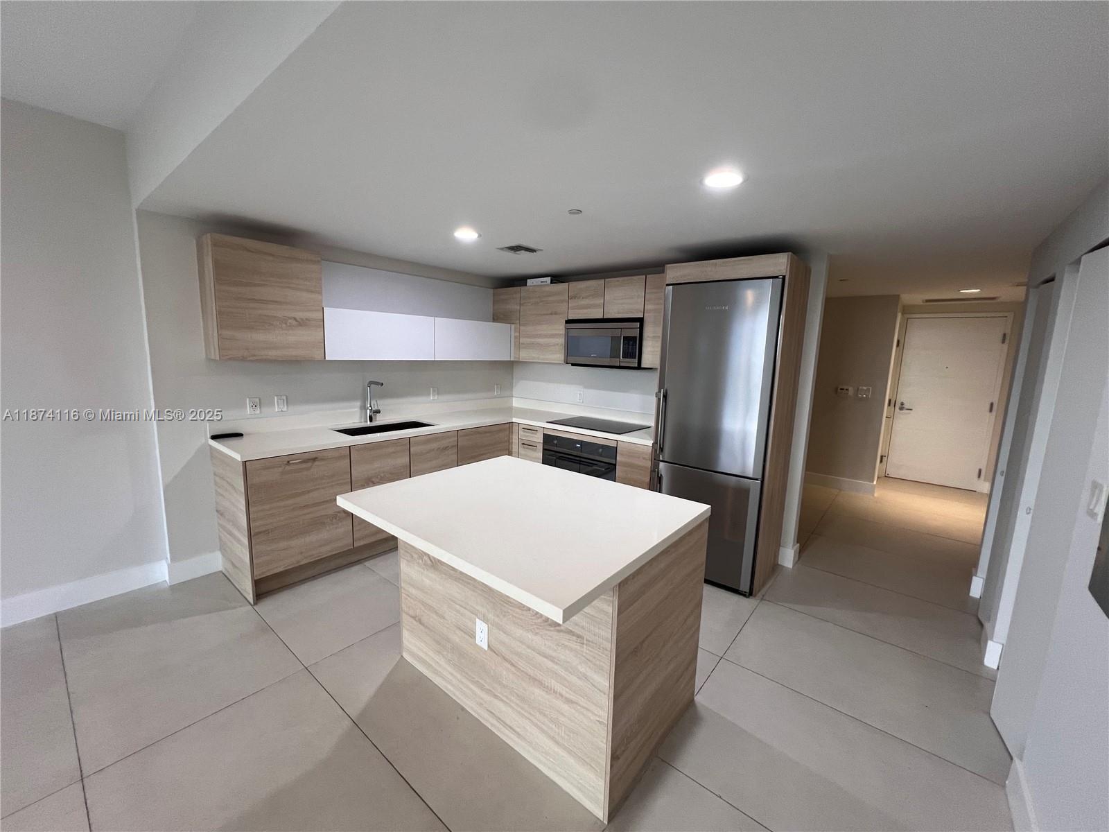 THE HARBOUR NORTH CONDO - Residential Lease