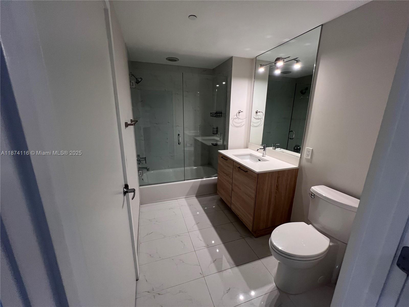 THE HARBOUR NORTH CONDO - Residential Lease