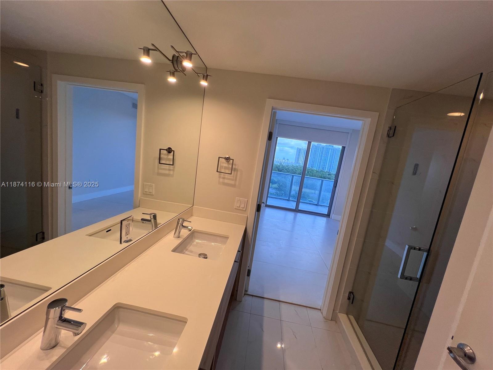 THE HARBOUR NORTH CONDO - Residential Lease