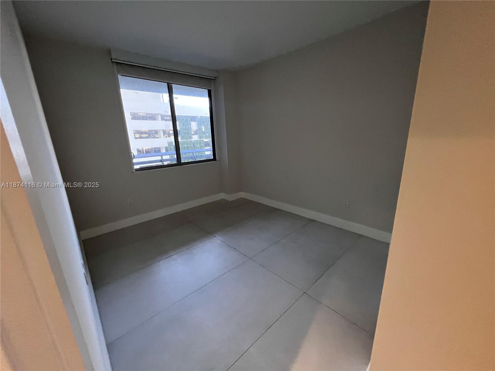 THE HARBOUR NORTH CONDO - Residential Lease