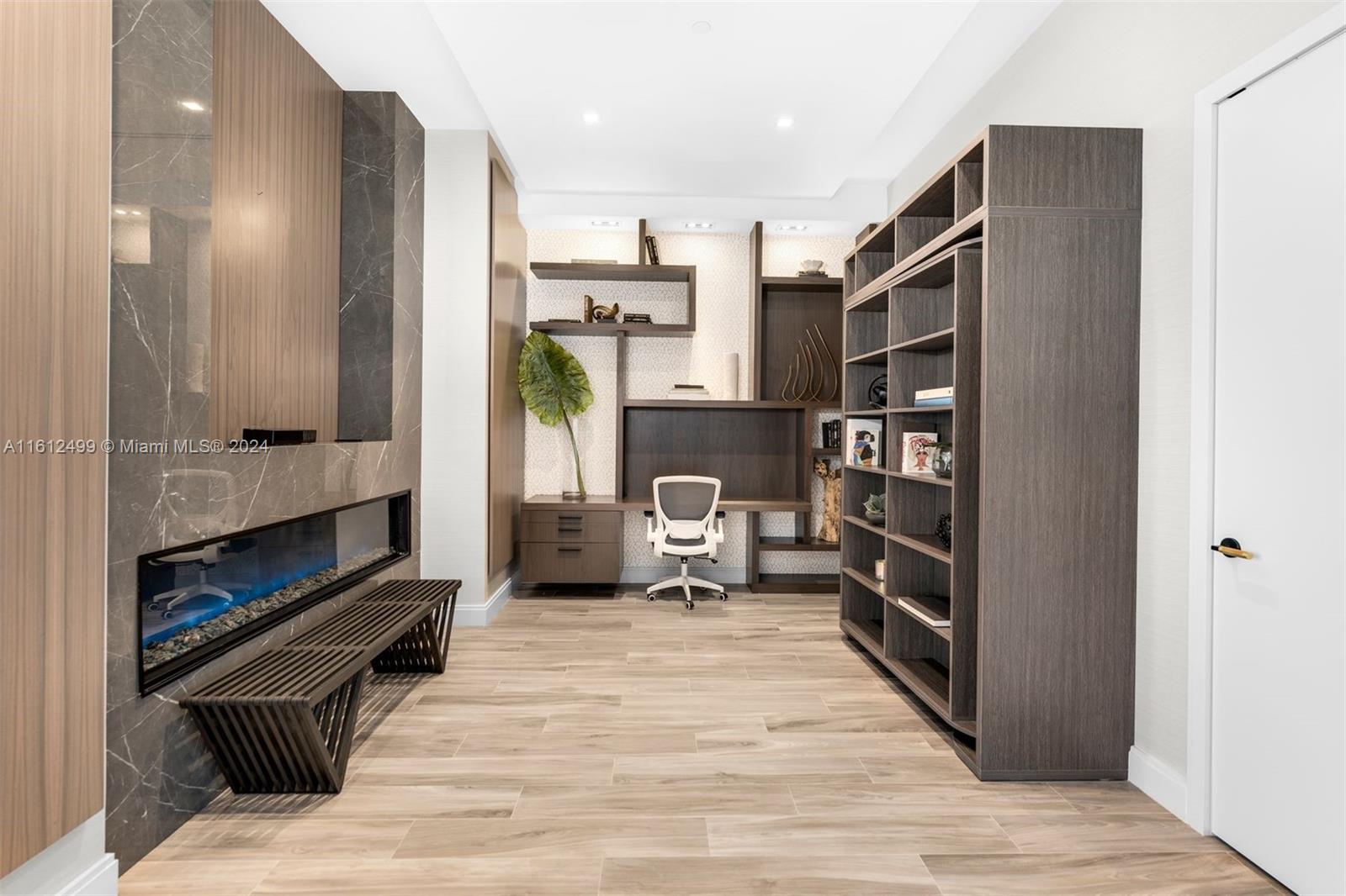 801 SMA RESIDENCES CONDO - Residential