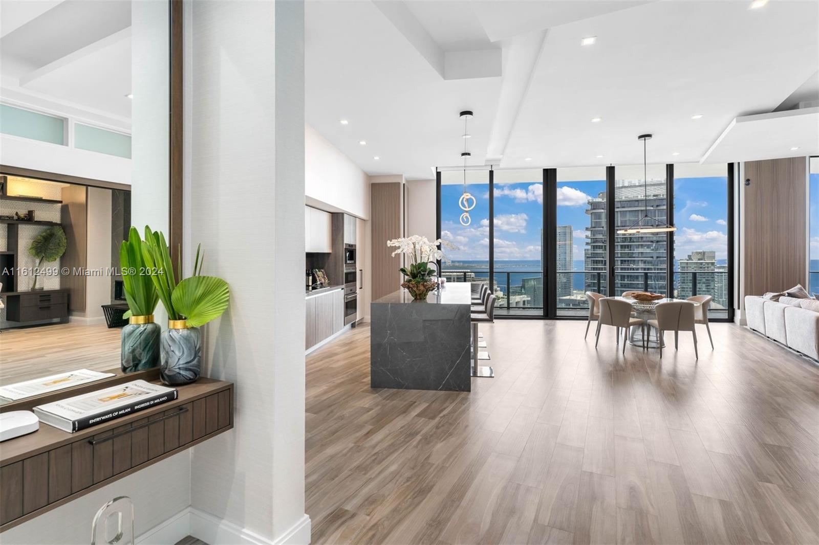 801 SMA RESIDENCES CONDO - Residential